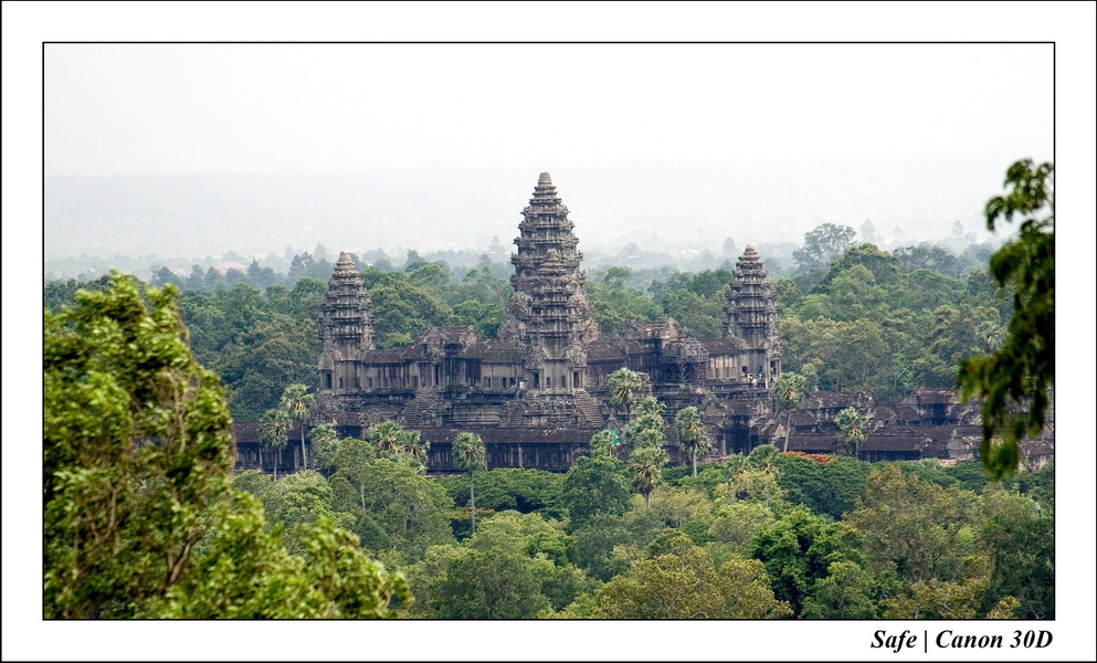 2006 - 07 - Temple angkor - Phnom Bakeng 07